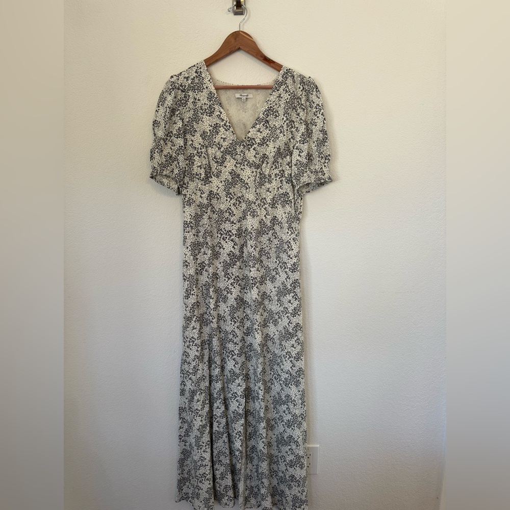 Madewell Women’s 12 Puff-Sleeve V-Neck Midi Dress in Floral NWT $158 - Picture 4 of 12